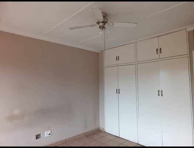 38 BEDROOM FLAT FOR SALE IN VANDERBIJLPARK CW 6
